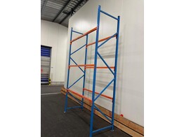 Grootvakstelling VAMM-RACK - 2 blauwe staanders 3500x800x55mm   6 oranje buis liggers 1800x50x50mm