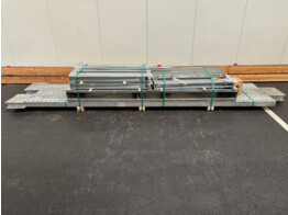 Cantilever - 3 columns 4500x305   2 double feet 2800   18 arms 1250 - 1250mm C-C